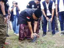 Jurnalis Ponorogo Hijaukan Bumi: 300 Pohon dan 100 Biopori Ditanam di Taman Sri Setono