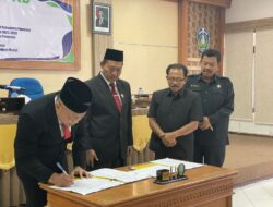 DPRD Ponorogo Gelar Paripurna, Bahas Evaluasi Perda hingga Target PAD Rp 1 Triliun