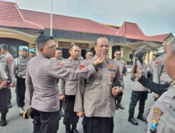 Wakapolres Madiun Kota Tekankan Profesionalisme Melalui Pengecekan Kerapihan Personel