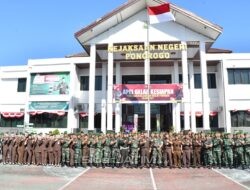 Dandim Ponorogo dan Kepala Kejaksaan Negeri Ponorogo Pimpin Apel Gelar Keamanan