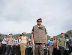 Ikut Susur Pantai SBY dan AHY Sambut Tim Ekspedisi Merah Putih