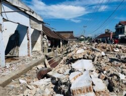 Sebanyak 35 Warung di Pasar Janti Desa Ngrupit Bongkar