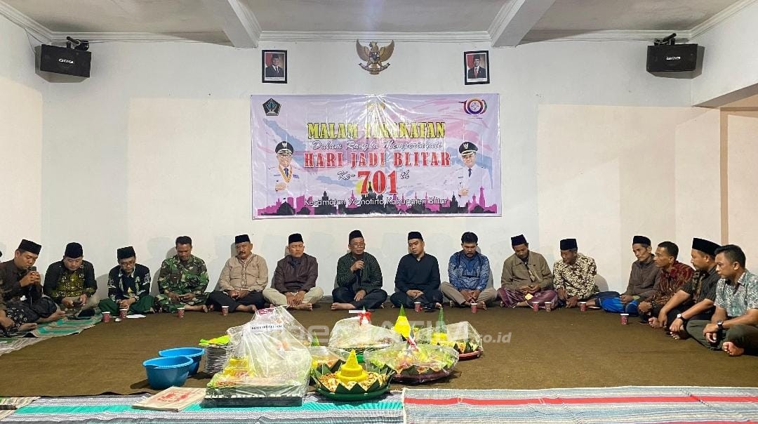 foto : Malam Tirakatan Hari Jadi Blitar ke-701 di Pendopo Kecamatan Wonotirto,Senin(4/8).