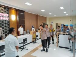 Wakapolda Jatim Tinjau Pelayanan Publik di Polsek Manguharjo dan SPKT Polres Madiun Kota
