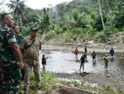 Kolonel Arum Untoro Secara Langsung Tinjau Lokasi Pembangunan Jembatan Gantung di Trenggalek