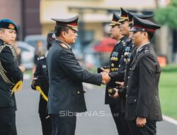 Kapolda Jatim Anugerahkan Tanda Kehormatan kepada Ribuan Personel