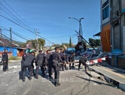 Gempa M 7,7 Guncang NTT, Satbrimob Polda NTT Gerak Cepat Evakuasi Korban dan Buka Akses