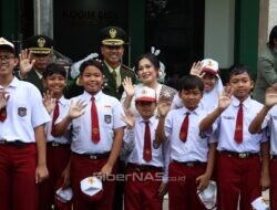 Ratusan Pelajar Sambangi Makodim Tulungagung, Beri Ucapan HUT ke-81 TNI